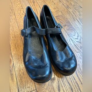 Ecco Women's Black Buckle Flats